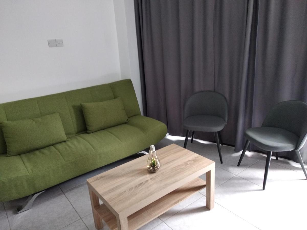 Ferienwohnung Cozy Place In The Heart Of Harbor Paphos Exterior foto
